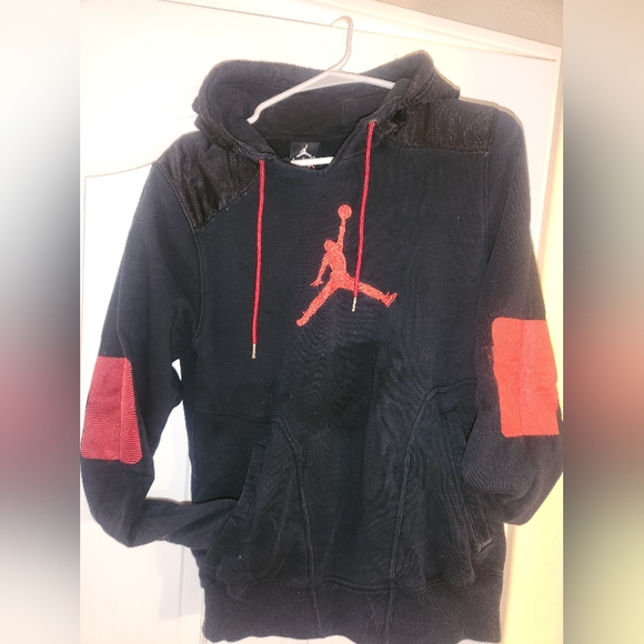 Jordan's men's small black and red hoodie - Picture 2 of 13